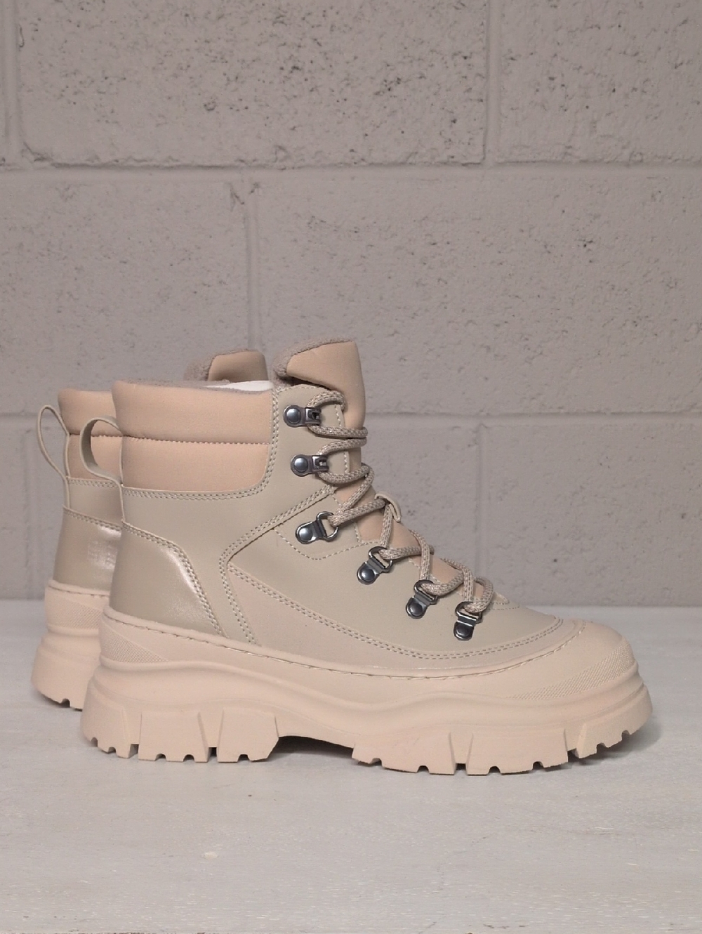 Nine West Budde Lace-Up Lug Sole Women's Combat Boots, Size 8, NWOT, Gorpcore - Picture 3 of 8